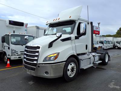 Freightliner Cascadia 116 Single Axle Day Cab Truck - 450HP, 12 Speed Automatic