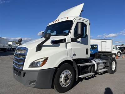Freightliner Cascadia 116 Single Axle Day Cab Truck - 450HP, 12 Speed Automatic