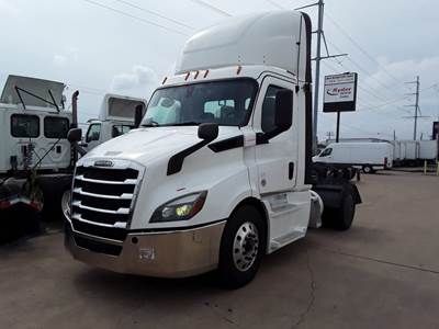Freightliner Cascadia 116 Single Axle Day Cab Truck - 410HP, 12 Speed Automatic
