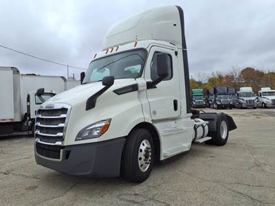 Freightliner Cascadia 116 Single Axle Day Cab Truck - 410HP, 12 Speed Automatic