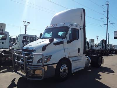 Freightliner Cascadia 116 Single Axle Day Cab Truck - 410HP, 12 Speed Automatic