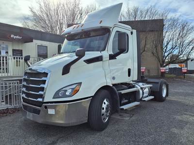 Freightliner Cascadia 116 Single Axle Day Cab Truck - 435HP, 12 Speed Automatic