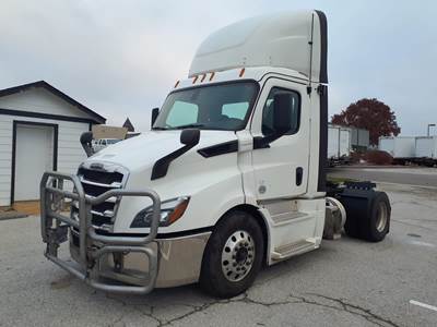 Freightliner Cascadia 116 Single Axle Day Cab Truck - 410HP, 12 Speed Automatic