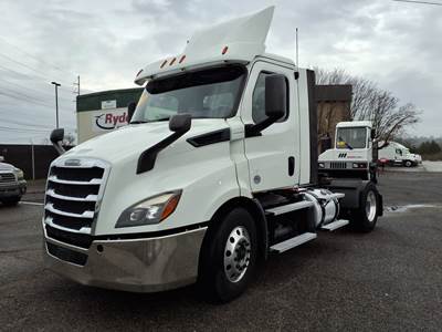 Freightliner Cascadia 116 Single Axle Day Cab Truck - 435HP, 12 Speed Automatic