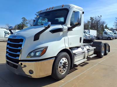 Freightliner Cascadia 116 Day Cab Truck - 450HP, 12 Speed Automatic