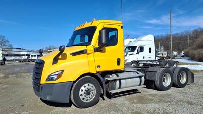 Freightliner Cascadia 116 Day Cab Truck - 435HP, 12 Speed Automatic