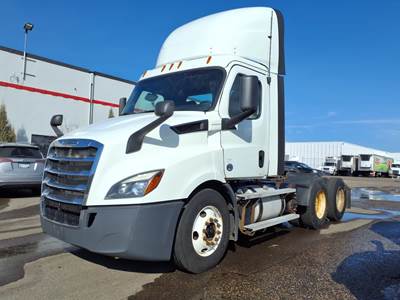 Freightliner Cascadia 116 Day Cab Truck - 450HP, 12 Speed Automatic