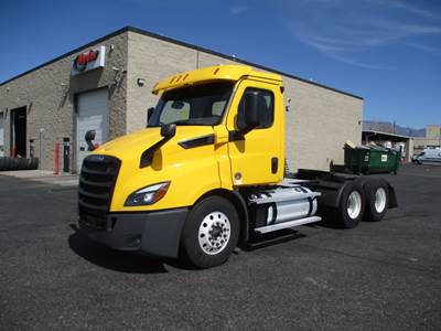 Freightliner Cascadia 116 Day Cab Truck - 435HP, 12 Speed Automatic