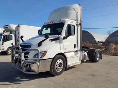 Freightliner Cascadia 116 Single Axle Day Cab Truck - 410HP, 12 Speed Automatic