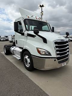 Freightliner Cascadia 116 Single Axle Day Cab Truck - 450HP, 12 Speed Automatic