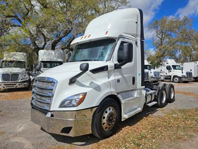Freightliner Cascadia 116 Day Cab Truck - 410HP, 10 Speed Manual