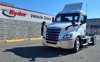 Freightliner Cascadia 116 Single Axle Day Cab Truck - 450HP, 12 Speed Automatic