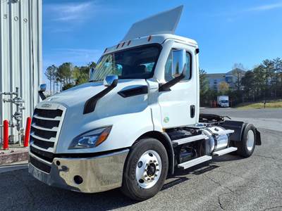 Freightliner Cascadia 116 Single Axle Day Cab Truck - 450HP, 12 Speed Automatic