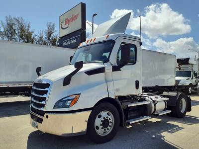 Freightliner Cascadia 116 Single Axle Day Cab Truck - 450HP, 12 Speed Automatic