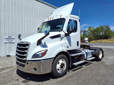 Freightliner Cascadia 116 Single Axle Day Cab Truck - 450HP, 12 Speed Automatic