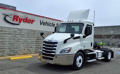 Freightliner Cascadia 116 Single Axle Day Cab Truck - 450HP, 12 Speed Automatic