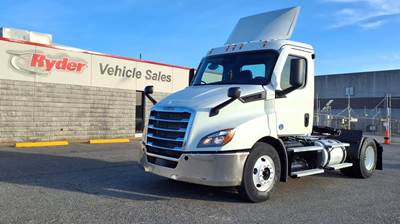 Freightliner Cascadia 116 Single Axle Day Cab Truck - 450HP, 12 Speed Automatic