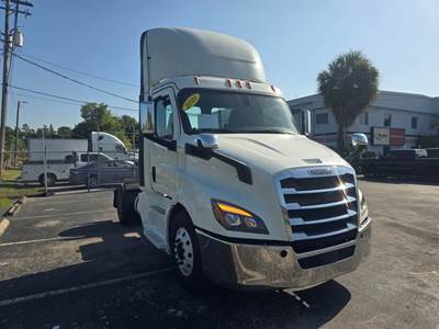 Freightliner Cascadia 116 Single Axle Day Cab Truck - 410HP, 12 Speed Automatic