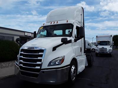 Freightliner Cascadia 116 Single Axle Day Cab Truck - 410HP, 12 Speed Automatic