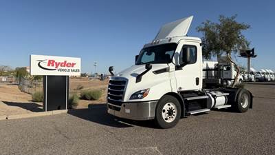 Freightliner Cascadia 116 Single Axle Day Cab Truck - 450HP, 12 Speed Automatic