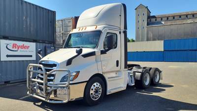Freightliner Cascadia 116 Day Cab Truck - 450HP, 12 Speed Automatic