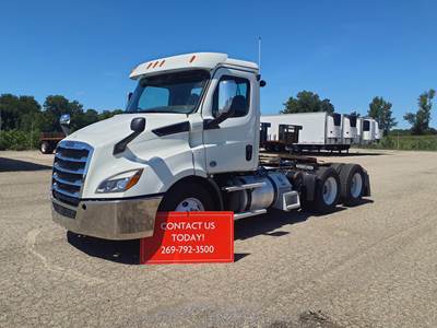 Freightliner Cascadia 116 Day Cab Truck - 450HP, 12 Speed Automatic