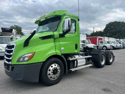 Freightliner Cascadia 116 Day Cab Truck - 450HP, 12 Speed Automatic