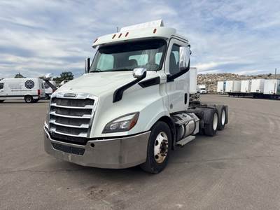 Freightliner Cascadia 116 Day Cab Truck - 450HP, 12 Speed Automatic