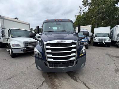Freightliner Cascadia 116 Day Cab Truck - 450HP, 12 Speed Automatic
