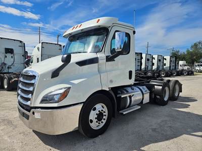 Freightliner Cascadia 116 Day Cab Truck - 450HP, 12 Speed Automatic