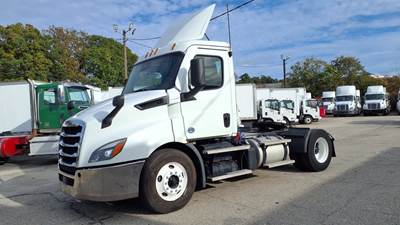 Freightliner Cascadia 116 Single Axle Day Cab Truck - 450HP, 12 Speed Automatic