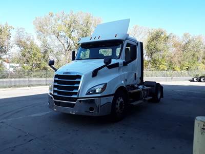 Freightliner Cascadia 116 Single Axle Day Cab Truck - 435HP, 12 Speed Automatic