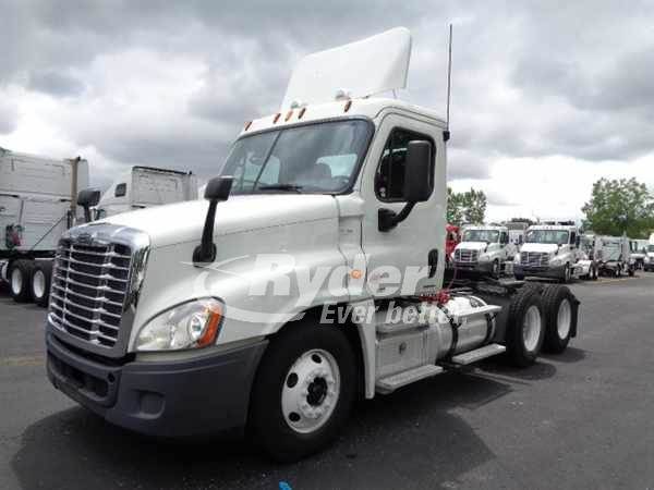 2012 Freightliner Cascadia 125 Tandem Axle Day Cab Truck Detroit