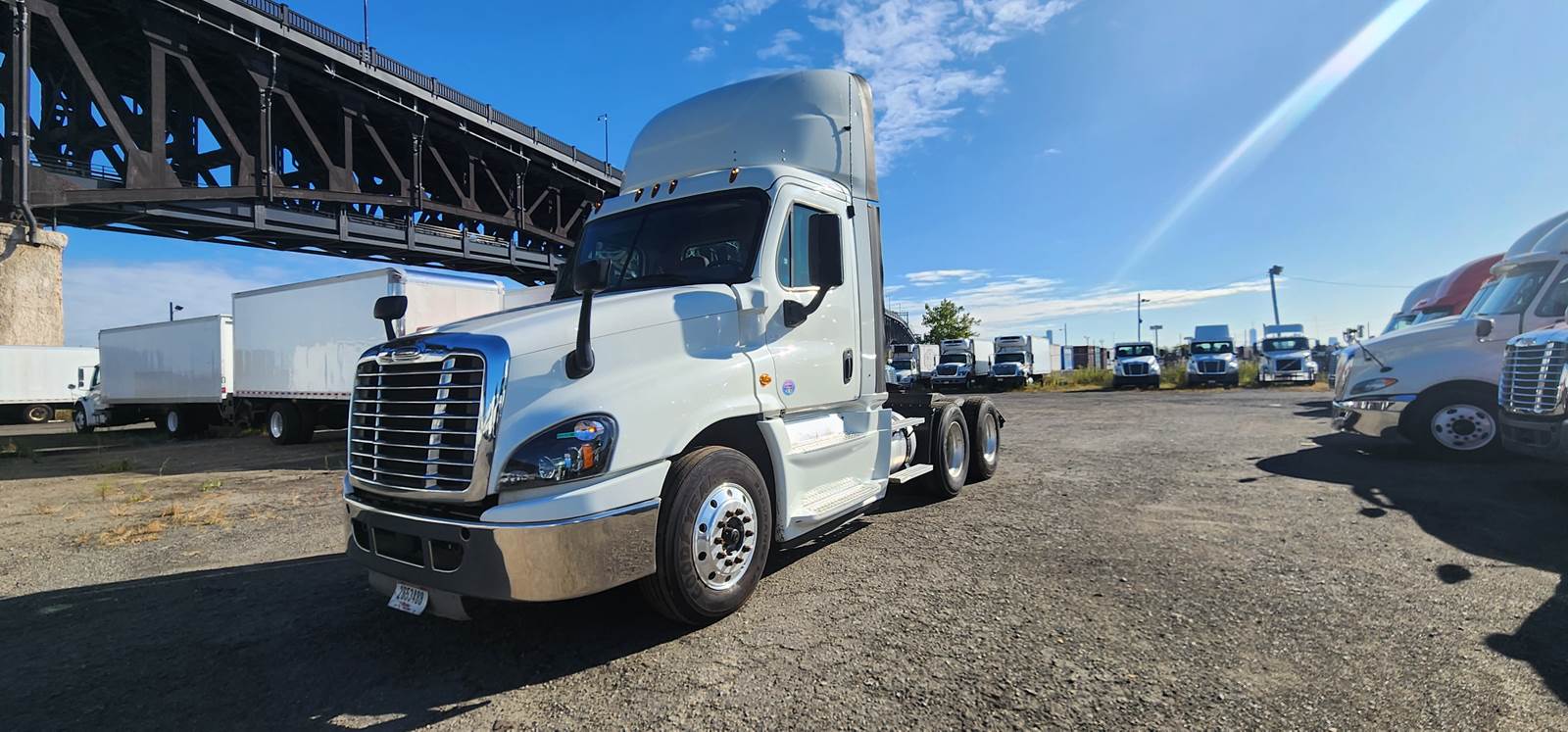 2017 Freightliner Cascadia 125 Day Cab Truck 475HP, 13 For Sale