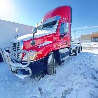 Freightliner Cascadia 125 Day Cab Truck - 455HP, 12 Speed Automatic
