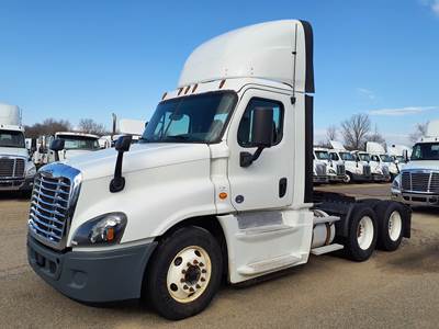 Freightliner Cascadia 125 Day Cab Truck - 400HP, 10 Speed Automatic
