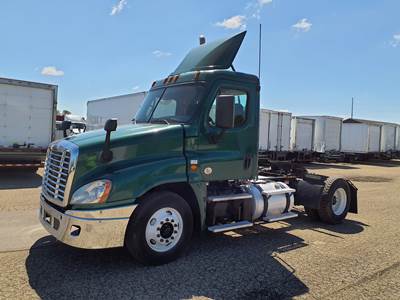 Freightliner Cascadia 125 Single Axle Day Cab Truck - 410HP, 10 Speed Manual