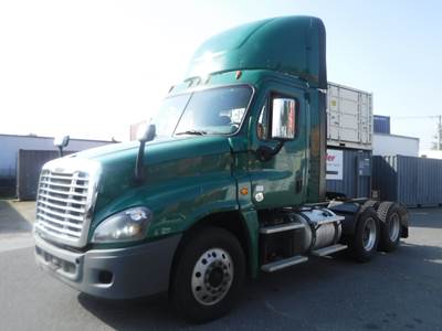 Freightliner Cascadia 125 Day Cab Truck - 475HP, 10 Speed Automatic