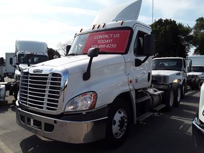 Freightliner Cascadia 125 Day Cab Truck - 450HP, 12 Speed Automatic