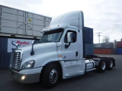Freightliner Cascadia 125 Day Cab Truck - 455HP, 12 Speed Automatic