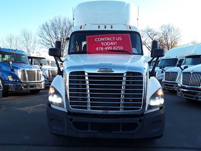Freightliner Cascadia 125 Single Axle Day Cab Truck - 450HP, 10 Speed Manual