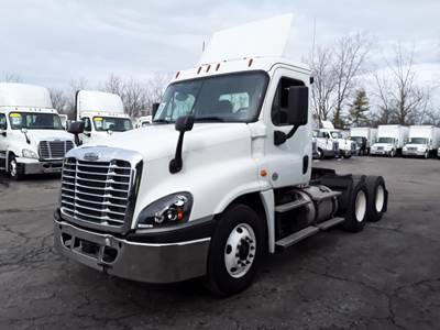 Freightliner Cascadia 125 Day Cab Truck - 12 Speed Automatic