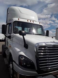 Freightliner Cascadia 125 Day Cab Truck - 12 Speed Automatic