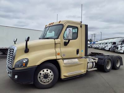 Freightliner Cascadia 125 Day Cab Truck - 12 Speed Automatic
