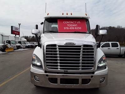 Freightliner Cascadia 125 Day Cab Truck - 12 Speed Automatic