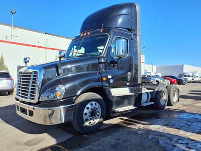 Freightliner Cascadia 125 Day Cab Truck - 455HP, 12 Speed Automatic