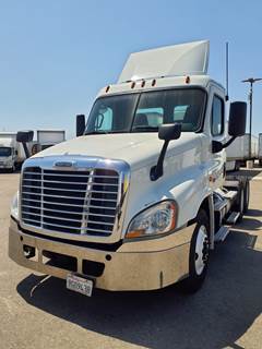 Freightliner Cascadia 125 Day Cab Truck - 12 Speed Automatic