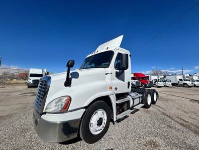 Freightliner Cascadia 125 Day Cab Truck - 475HP, 10 Speed Manual