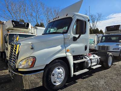 Freightliner Cascadia 125 Single Axle Day Cab Truck - 410HP, 13 Speed Automatic