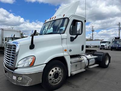 Freightliner Cascadia 125 Single Axle Day Cab Truck - 410HP, 12 Speed Automatic